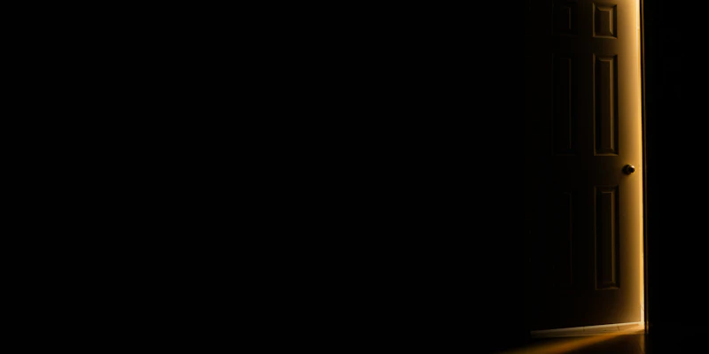 Otevřené dveře symbolizující odchod návštěvníka ze stránky